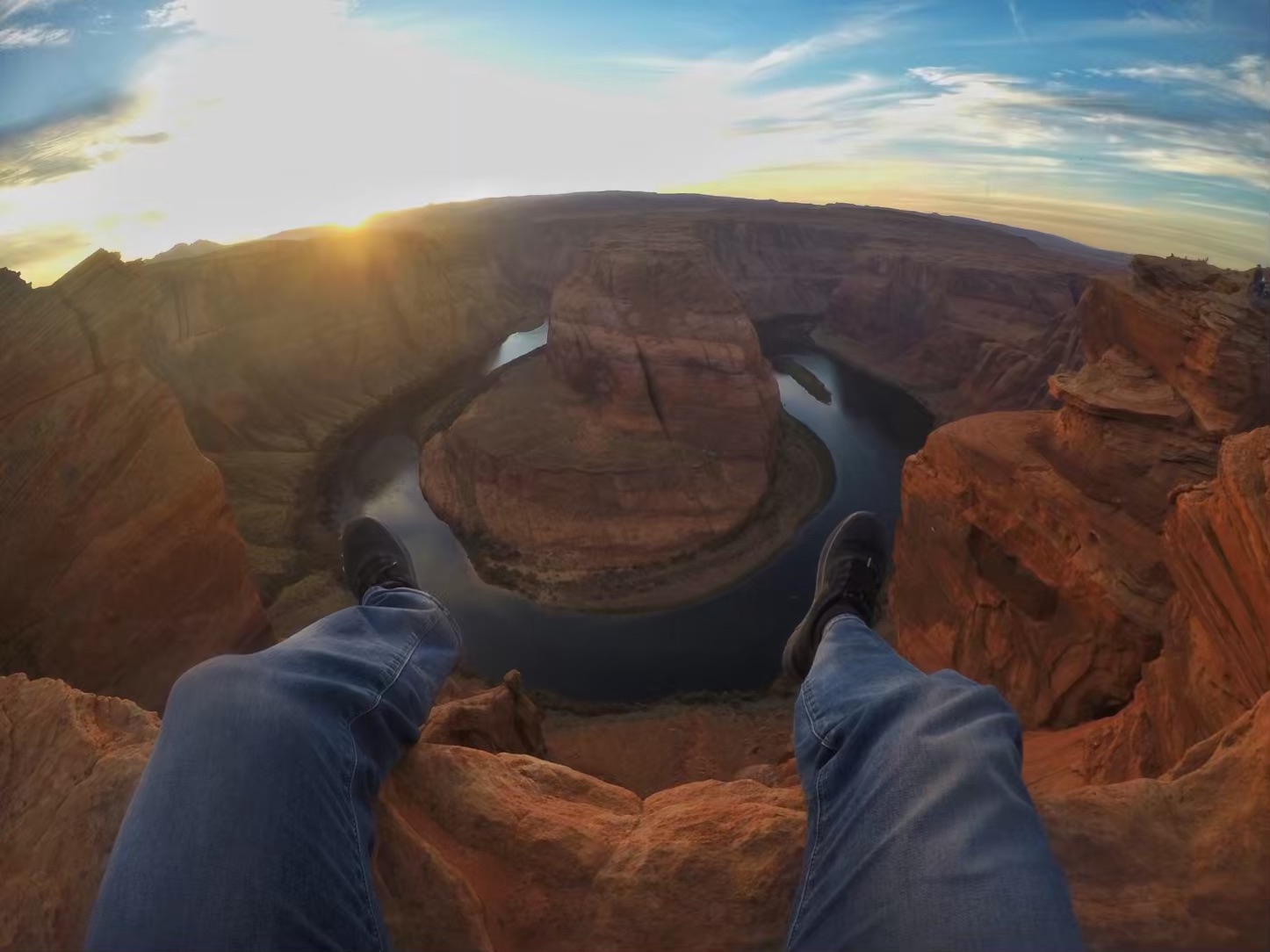 horseshoe bend close to the edge